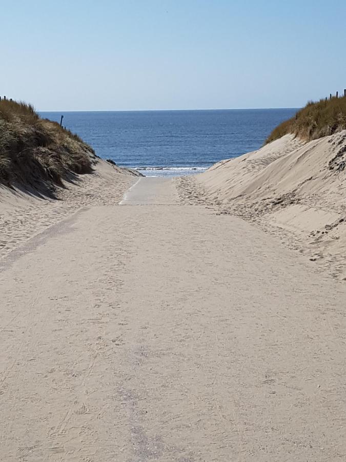 Romantisch Huisje Nabij Het Strand Met Uitzicht Op De Tulpenvelden Julianadorp Eksteriør billede