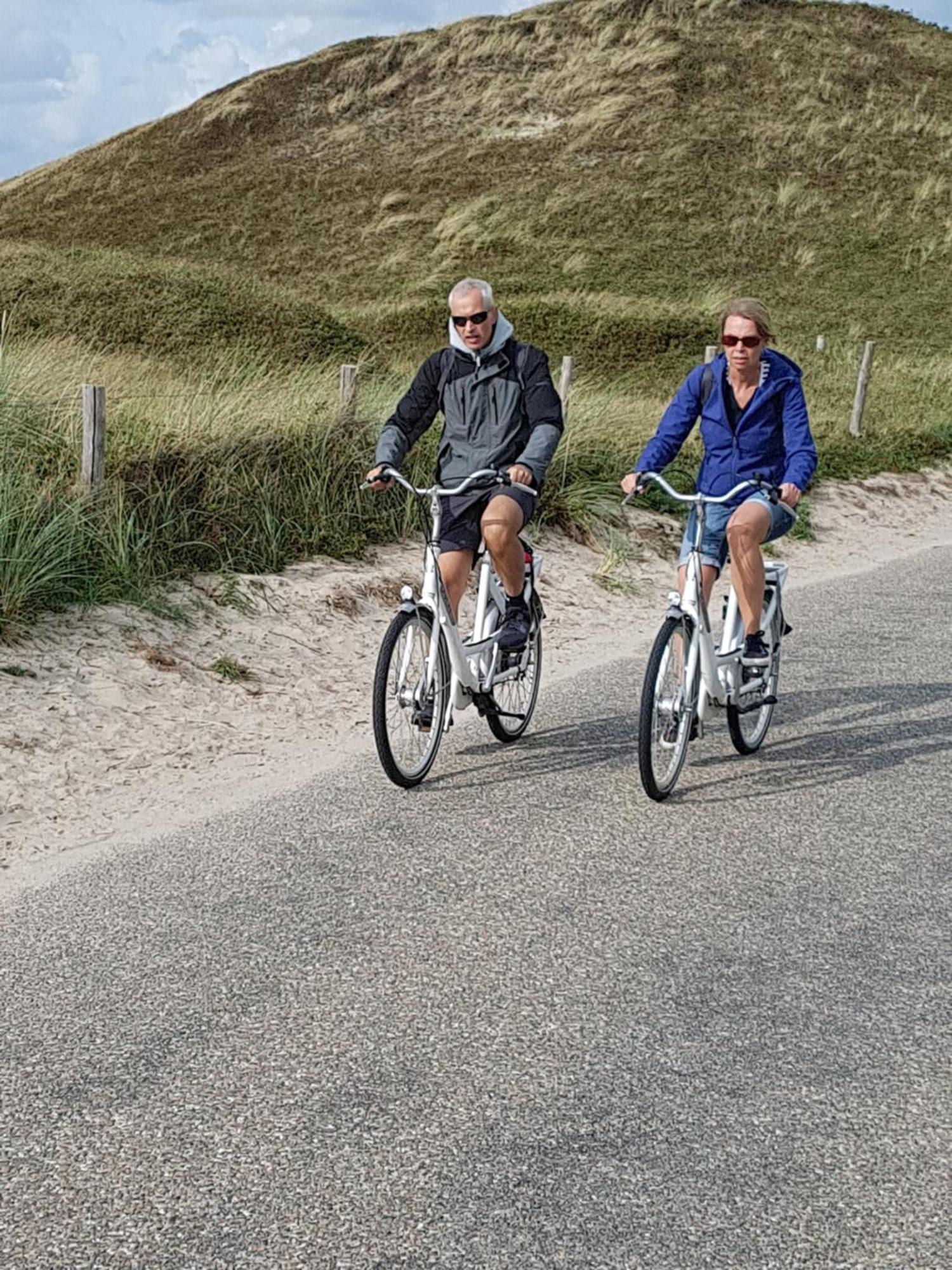 Romantisch Huisje Nabij Het Strand Met Uitzicht Op De Tulpenvelden Julianadorp Eksteriør billede